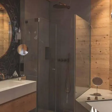 8bdr Beautiful Chalet In Kitzbuehel- If You Want To Book, Please Contact On Wh-ats-app - 0034-605-434-371 !!!! 빌라