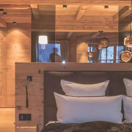 빌라 8bdr Beautiful Chalet In Kitzbuehel- If You Want To Book, Please Contact On Wh-ats-app - 0034-605-434-371 !!!!